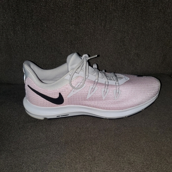 NIKE Quest Women's Running Shoes.  Size 10 - Picture 5 of 6